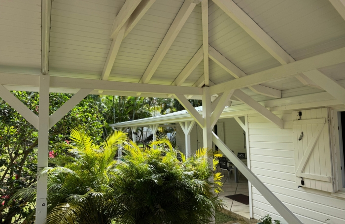 Trois-Rivi&egrave;res , dans un lotissement calme avec vue sur Les Saintes, Villa T5 avec terrasse