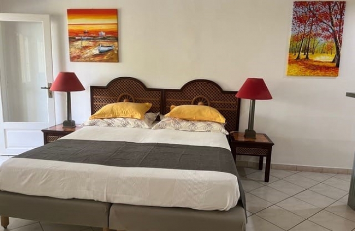 SAINT FRANCOIS - PROCHE BOURG - DANS RESIDENCE DE STANDING - BEL APPARTEMENT