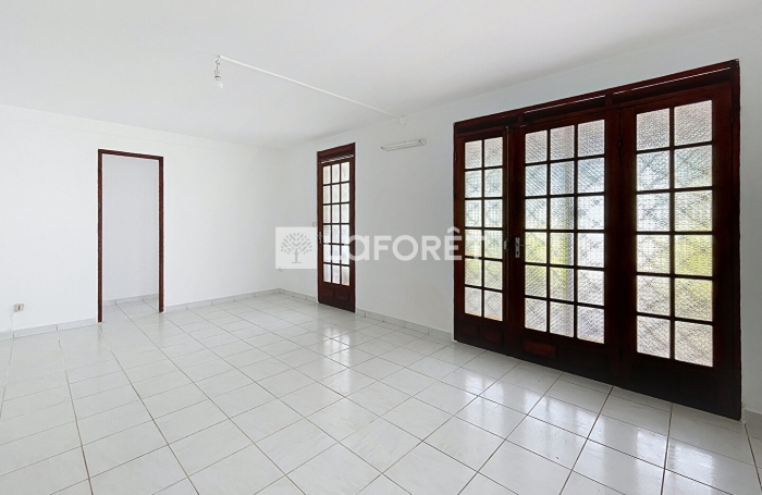 Location Appartement 85m&sup2; 4 pi&egrave;ces Sainte Rose