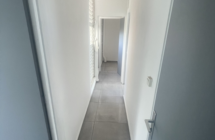 Location Appartement 65m&sup2; 4 pièces Les Abymes