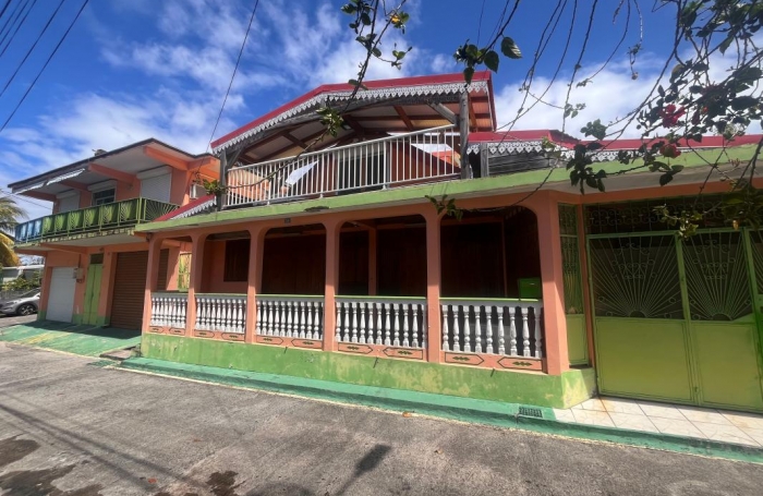 Vente Maison 246m&sup2; 13 pièces Pointe-Noire