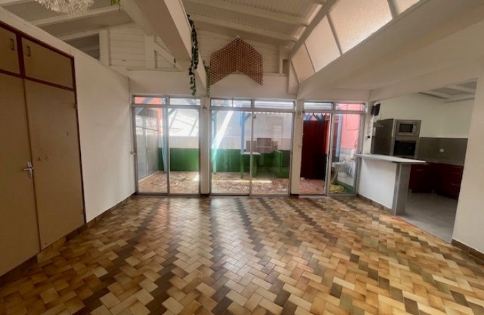 Vente Maison 246m&sup2; 13 pièces Pointe-Noire