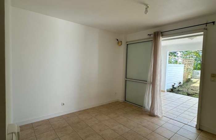 Magnifique T3 meubl&eacute; avec jardin et box privatifs