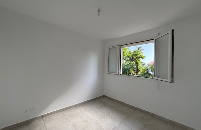 Maison individuelle de type trois - LONGFORT IMMOBILIER