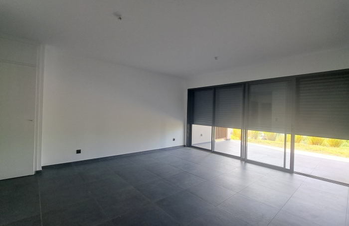 VIEUX FORT - RESIDENCE NEUVE - APPARTEMENT T3 CLIMATISEE- RDC- NON MEUBLE