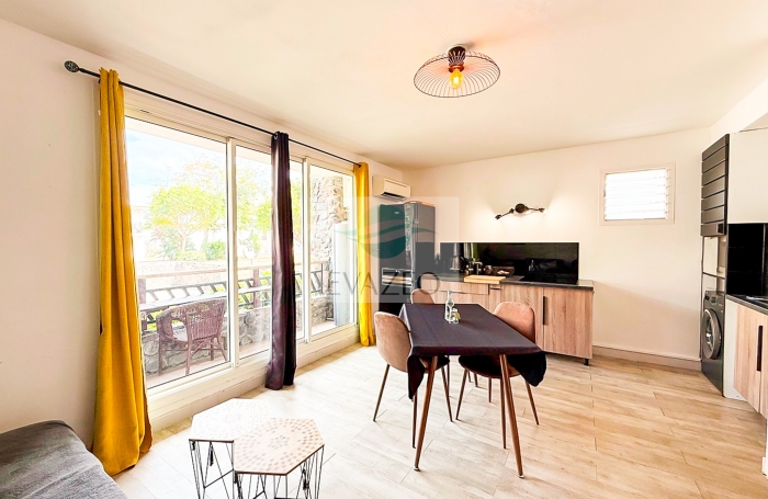 Appartement meubl&eacute; T3 Front de mer 64m2 piscine