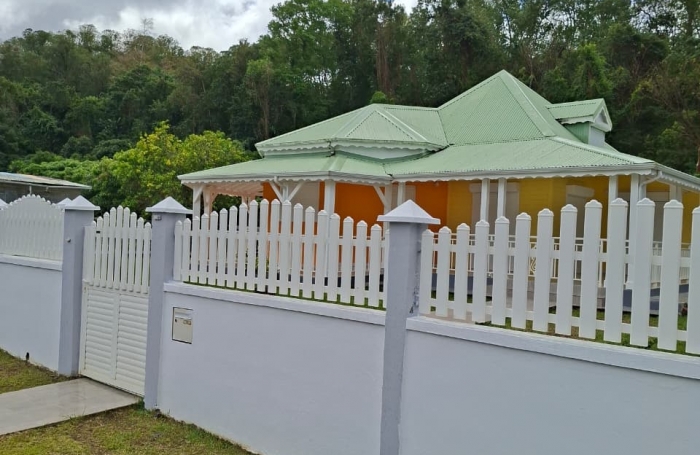 Maison avec piscine  150 m2  Pointe-Noire