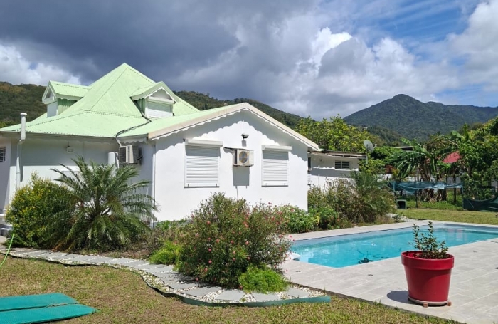 Maison avec piscine  150 m2  Pointe-Noire