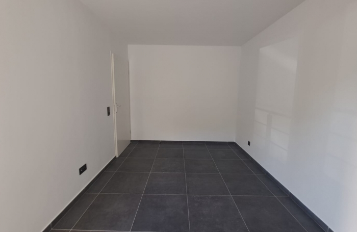 T3 neuf avec vue mer   balcon et 2 parkings   location non meubl&eacute;e