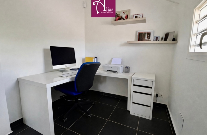 A LOUER VILLA F4 MODERNE - ENTR JARDIN ET PISCINE INCLUS - DUMONTER BAIE-MAHAULT