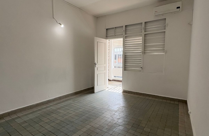 SPACIEUX APPARTEMENT T3