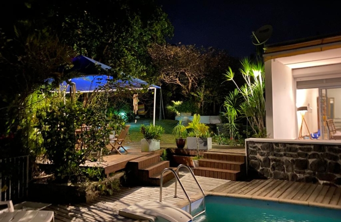 En location 2500 &euro; par mois aux Abymes : villa avec Agence Opt'immo