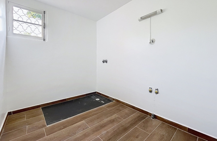 Location Bureaux 14m&sup2; Baie Mahault