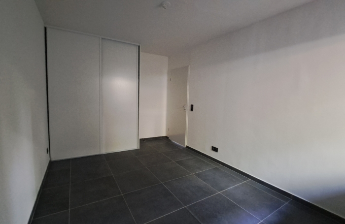 &Agrave; louer   Appartement T3 non meubl&eacute; en rez-de-chauss&eacute;e   R&eacute;sidence s&eacute;curis&eacute;e avec vue mer