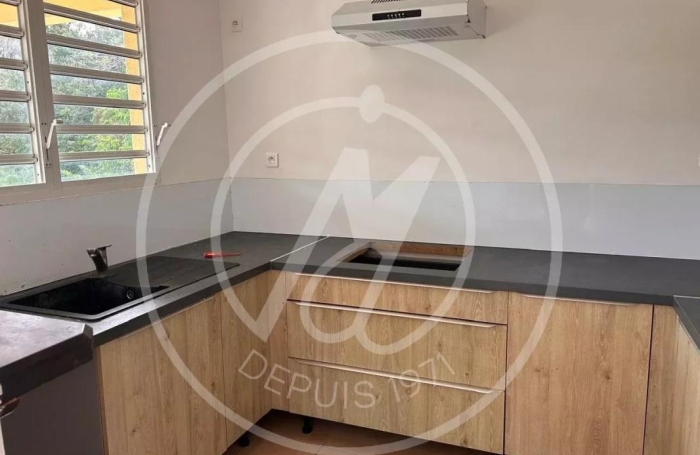Vente Appartement 136m&sup2; 3 pièces Gosier