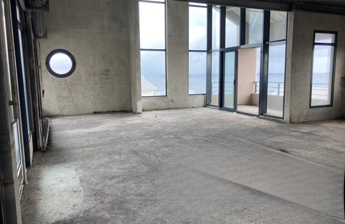 Vieux-Fort   Local pro &agrave; am&eacute;nager   Terrasse vue sur Les Saintes