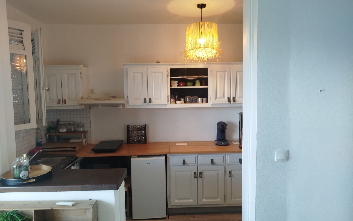  POINTE a PITRE F1 meubl&eacute; &eacute;tat neuf VUE MER  130000&euro;FAI