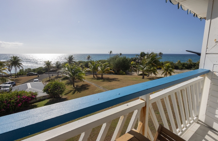 Studio r&eacute;nov&eacute; avec magnifique vue mer et jardins   R&eacute;sidence avec plage et piscine