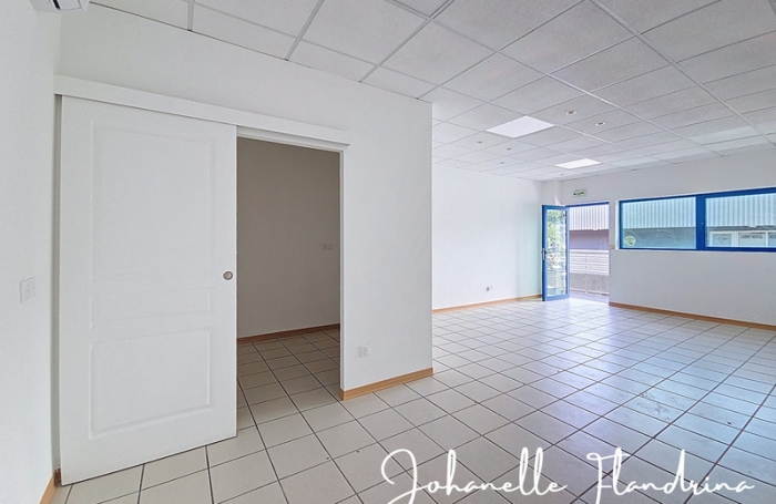 Location Local commercial 97170