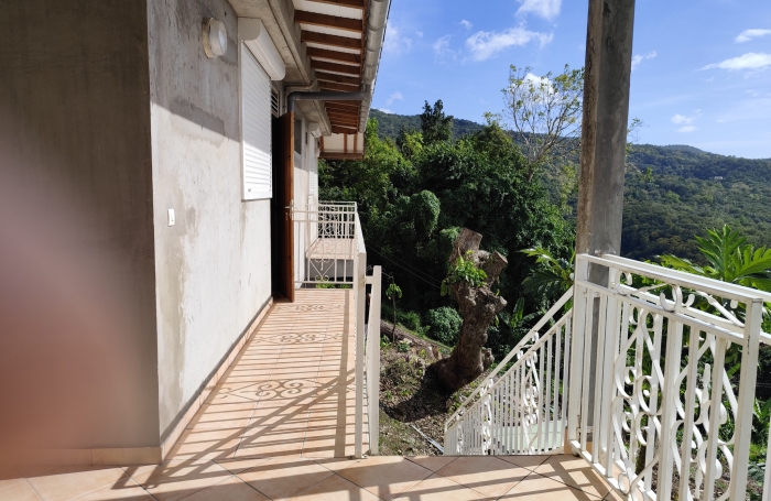 Vue mer imprenable   Maison familiale au c&oelig;ur d&rsquo;Acomat, Pointe-Noire