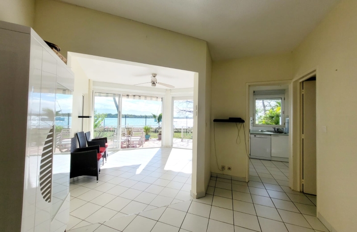 Bas du Fort - T3 avec spacieuse terrasse vue mer imprenable