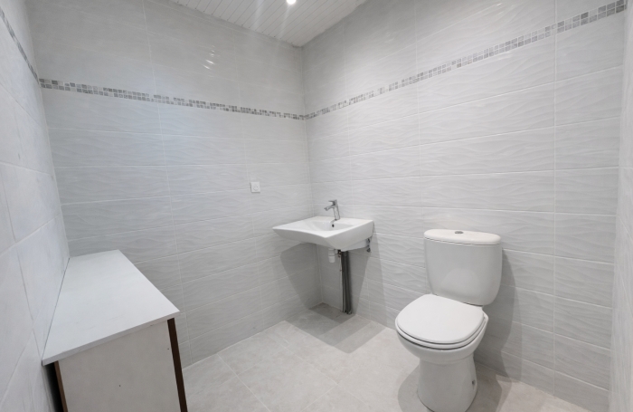 &Agrave; louer - salle de dentiste meubl&eacute;e   Cabinet m&eacute;dical &agrave; Pointe-&agrave;-Pitre   Proche boulevard L&eacute;gitimus