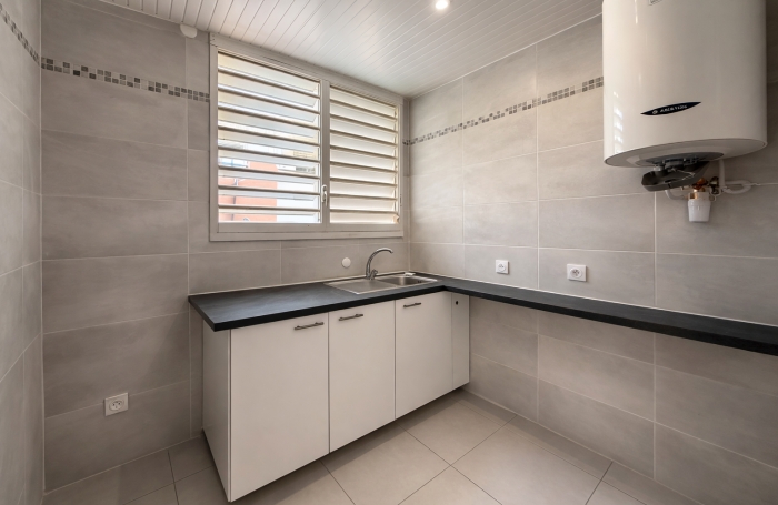 &Agrave; louer - salle de dentiste meubl&eacute;e   Cabinet m&eacute;dical &agrave; Pointe-&agrave;-Pitre   Proche boulevard L&eacute;gitimus