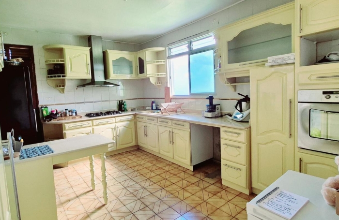 Location Appartement 82.35m&sup2; 4 pièces Pointe-Noire