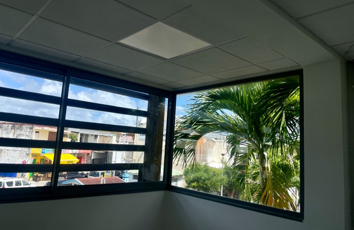 Location Bureaux 158m&sup2; Capesterre Belle Eau