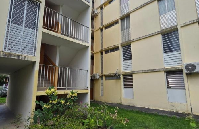 Vente Appartement 49m&sup2; 2 pièces Les Abymes