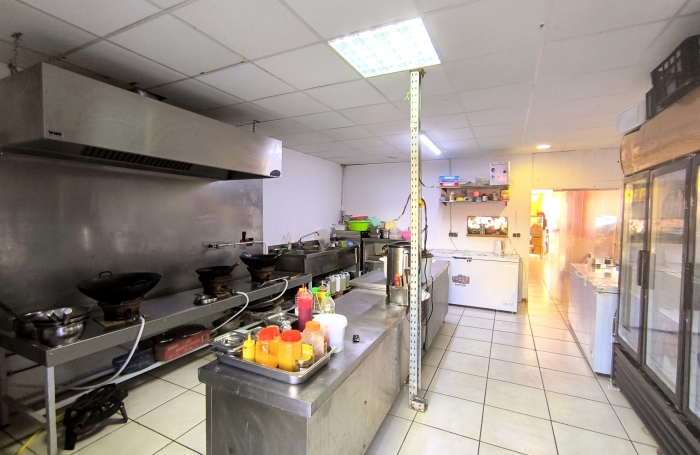 LOCATION Local commercial Sainte-Rose id&eacute;al pour un restaurant