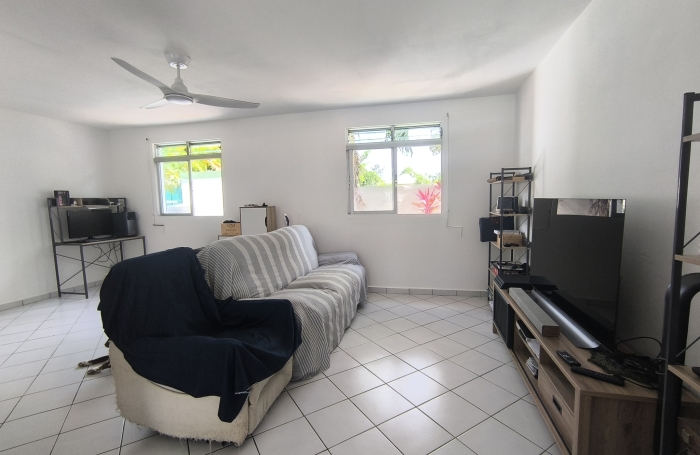 A louer Maison F4 mittoyenne meubl&eacute;e avec piscine proche lyc&eacute;e et commerces ( Baie-Mahault )