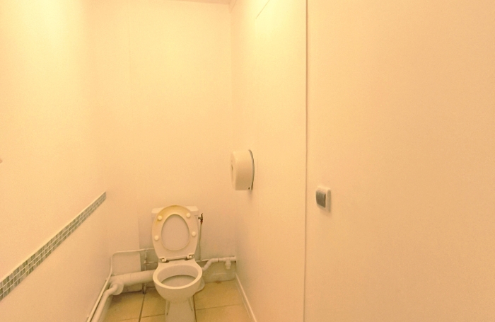 Local de 92m2 &agrave; Nolivier  - au 1er &eacute;tage sans ascenseur