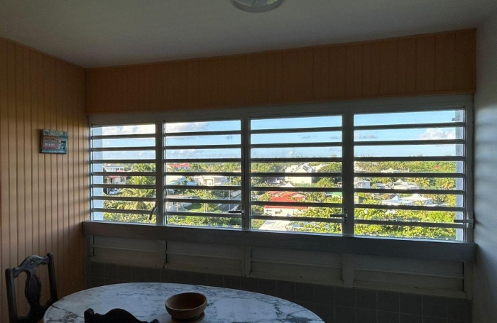 Spacieux T3 meubl&eacute; vue mer