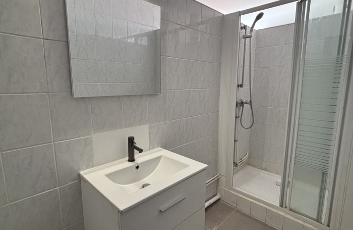 a louer - Appartement F4 r&eacute;nov&eacute;   6e &eacute;tage avec ascenseur   Pointe-&agrave;-Pitre