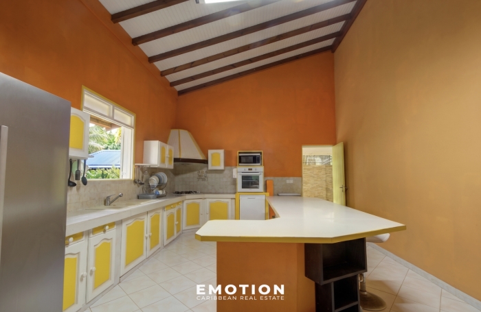 Maison 143 m2   3 CH + garage LE LAMENTIN