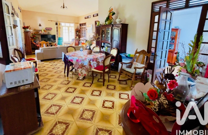 Vente Divers 250m&sup2; 13 pièces Lamentin