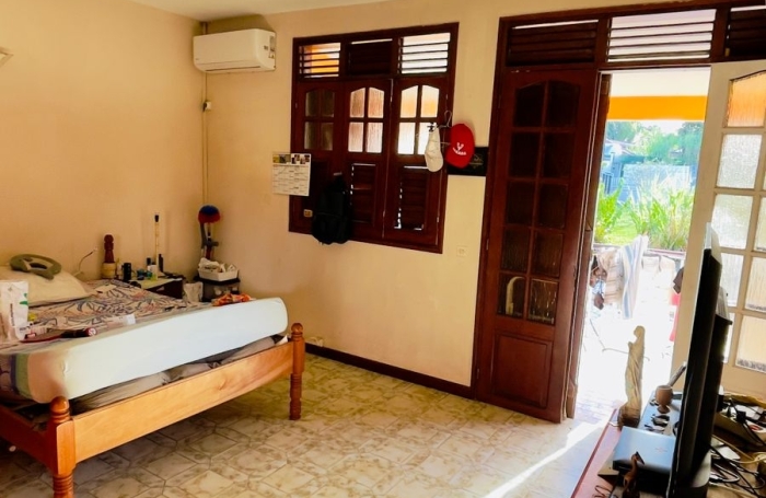 Vente Divers 250m&sup2; 13 pièces Lamentin