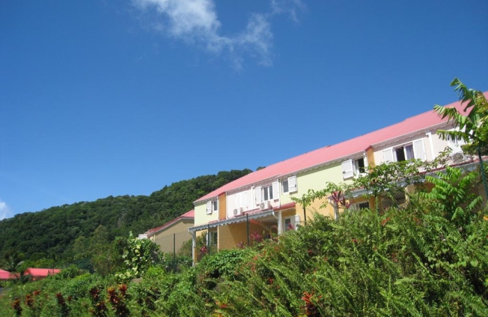 Gourbeyre, appartement T3 duplex, piscine et vue sur Les Saintes