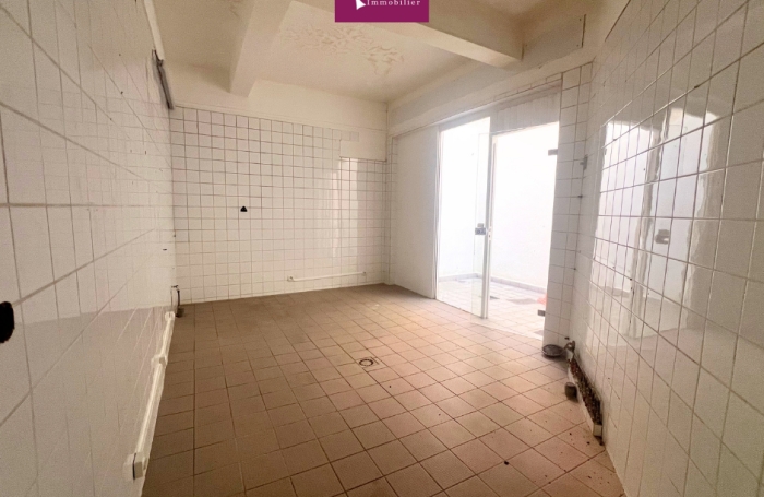 &Agrave; vendre   Local commercial lou&eacute; 73 m2 en rez-de-chauss&eacute;e   Pointe-&agrave;-Pitre, Rue Sadi Carnot