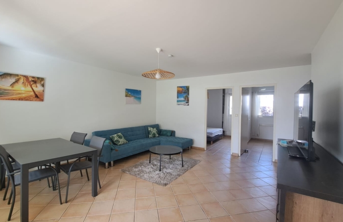 &Agrave; louer  Superbe appartement meubl&eacute; avec vue mer au port de plaisance de Rivi&egrave;re Sens