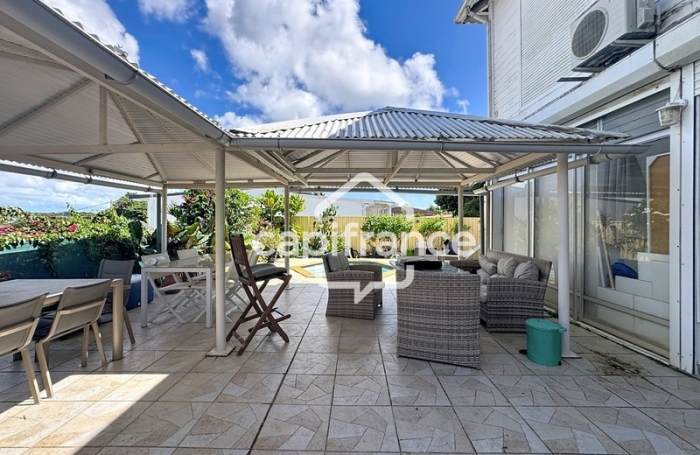 Vente Maison 380m&sup2; 11 pièces Les Abymes