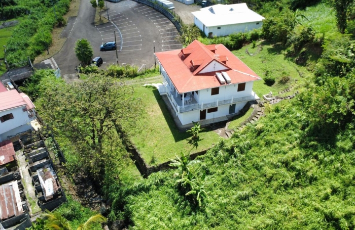 Vente Maison 100m&sup2; 4 pièces Gourbeyre