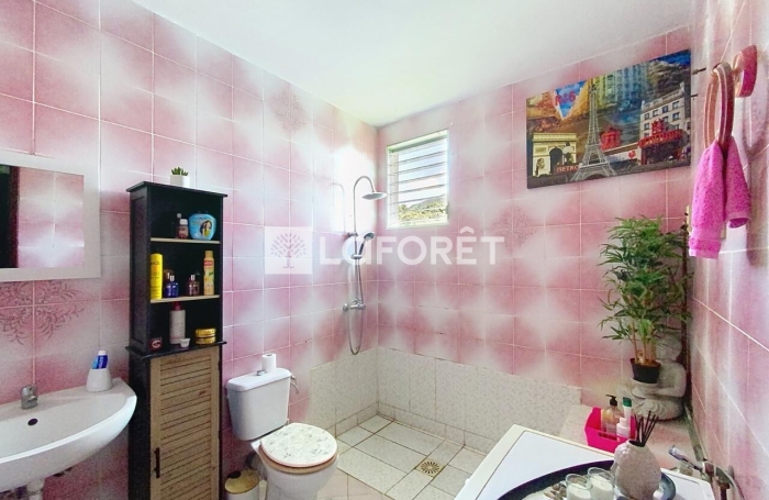 Vente Maison 158.51m&sup2; 6 pi&egrave;ces Gourbeyre