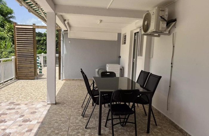 Vente Maison 247m&sup2; 8 pièces Lamentin