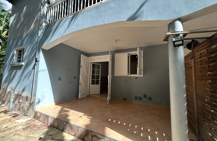 Bas de villa &agrave; Sainte-Rose