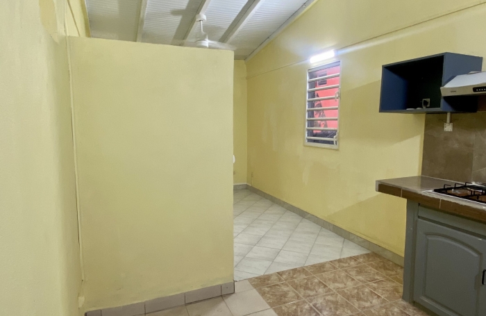 LOCATION NON MEUBL&Eacute;E SUR SAINTE-ROSE