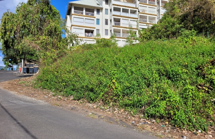 &Agrave; saisir ! Terrain constructible dans quartier pris&eacute; de Dugazon