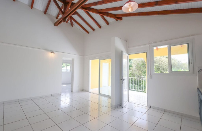 Location appartement T2 de 57 m2 calme et vue mer &agrave; POINTE NOIRE