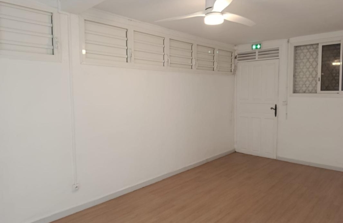 Vente Maison 200m&sup2; 7 pièces Les Abymes